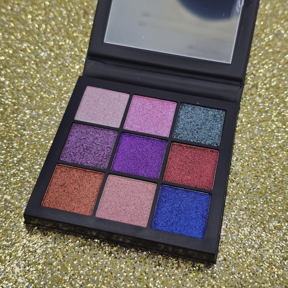 Huda Beauty Gemstone Obsessions Eyeshadow Palette - Picture 2 of 4